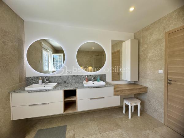 Maison traditionnelle de 220 m²