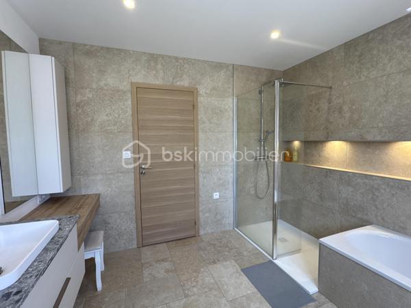 Maison traditionnelle de 220 m²