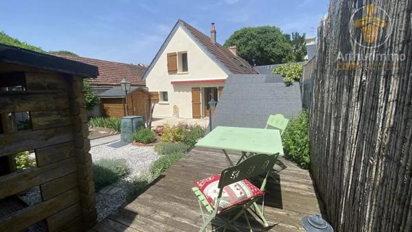 Vente                                                      Maison
                        
                     6 pièces                      157 m2                     à Orléans
