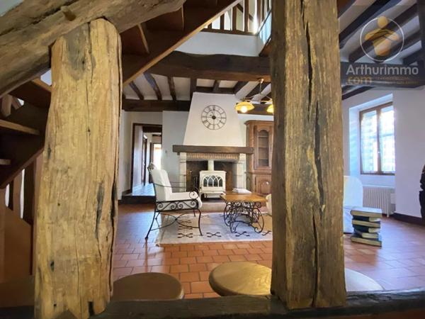 Vente                                                      Maison
                        
                     6 pièces                      157 m2                     à Orléans