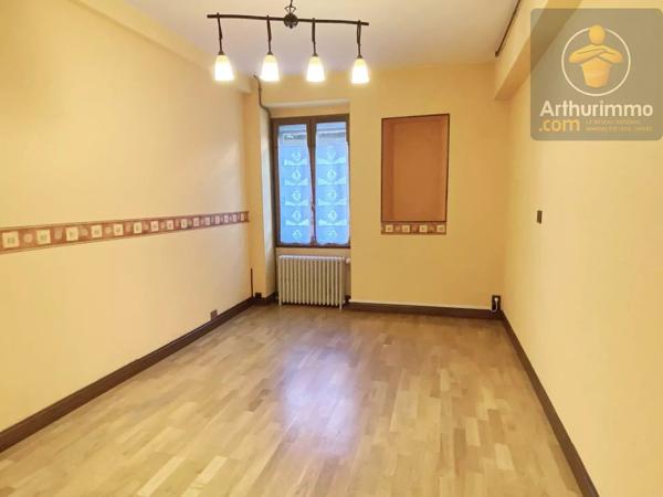 Vente                                                      Maison
                        
                     6 pièces                      157 m2                     à Orléans