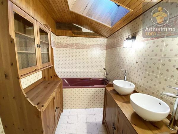 Vente                                                      Maison
                        
                     6 pièces                      157 m2                     à Orléans