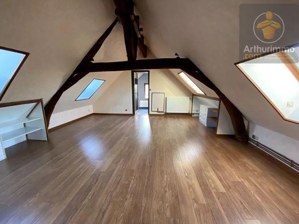 Vente                                                      Maison
                        
                     6 pièces                      157 m2                     à Orléans