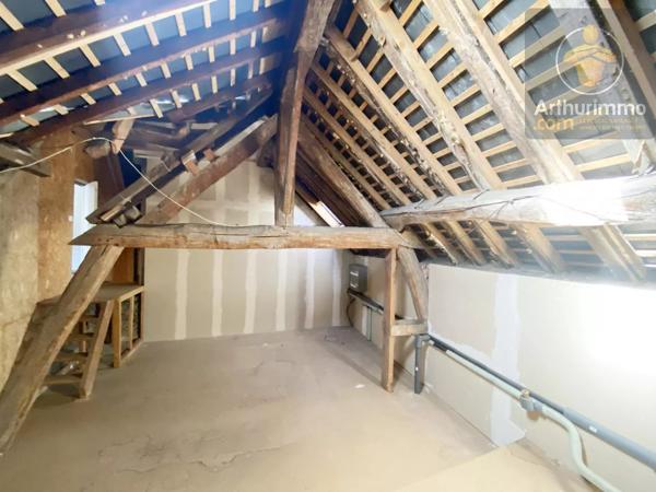 Vente                                                      Maison
                        
                     6 pièces                      157 m2                     à Orléans