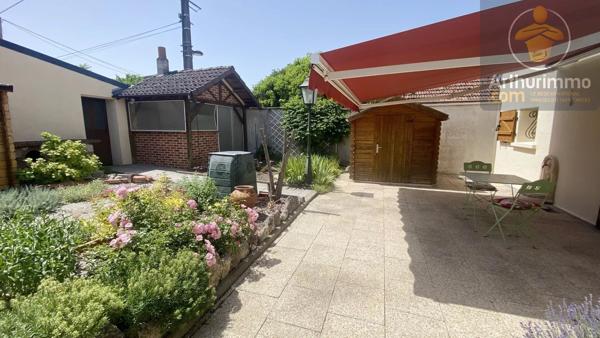 Vente                                                      Maison
                        
                     6 pièces                      157 m2                     à Orléans
