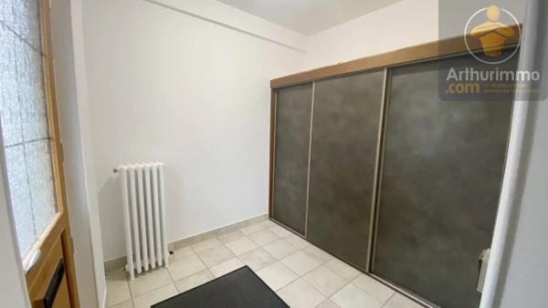 Vente                                                      Maison
                        
                     6 pièces                      157 m2                     à Orléans