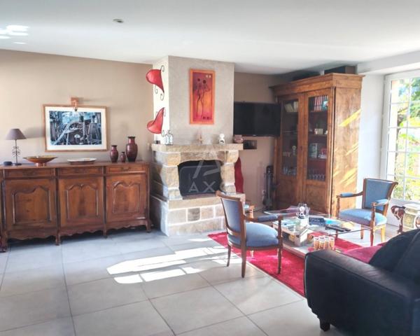 LE LOROUX-BOTTEREAU, maison avec panneaux solaires et puits + terrain constructible partiellement...