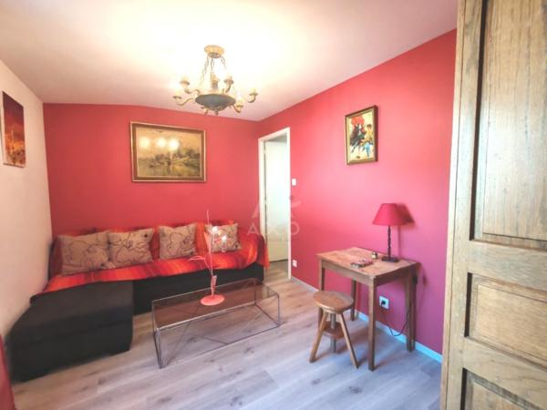 LE LOROUX-BOTTEREAU, maison avec panneaux solaires et puits + terrain constructible partiellement...