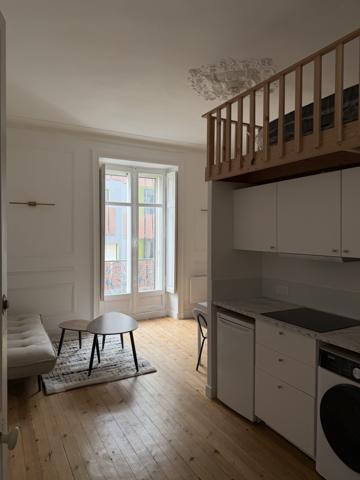 Très beau studio meublé à louer