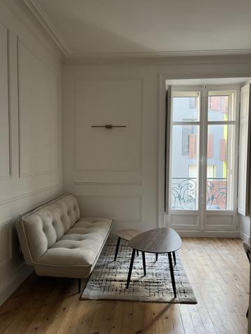 Très beau studio meublé à louer