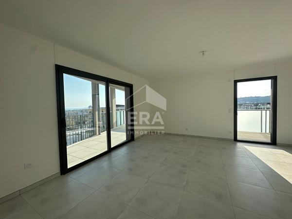 3 pièces neuf au 16ème étage avec terrasse d'angle, vue mer et montagnes - Nice Méridia