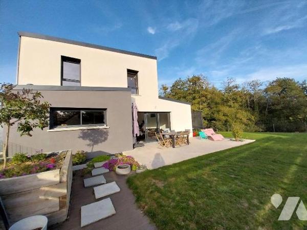 Maison à Vendre à Balazé (35500) en Ille-et-Vilaine (35)

Belle maison contemporaine et famil...