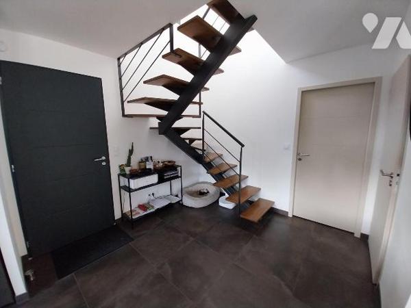 Maison à Vendre à Balazé (35500) en Ille-et-Vilaine (35)

Belle maison contemporaine et famil...