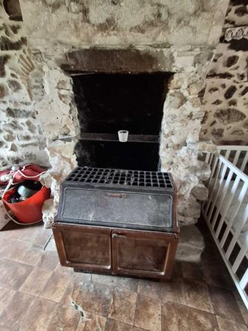 MAISON DE CAMPAGNE A RENOVER