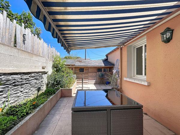 A VENDRE à la limite d'Angers et de Saint Barthelemy D'Anjou maison 4 chambres de 104 m² 700 m² de jardin