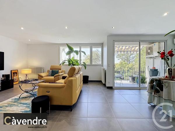 Appartement T4 à vendre  4 pièces - 90,96 m 2   VILLENEUVE LES AVIGNON  - 30