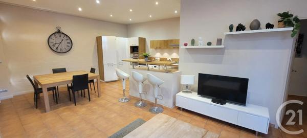 Appartement T4 à vendre  4 pièces - 90,96 m 2   VILLENEUVE LES AVIGNON  - 30