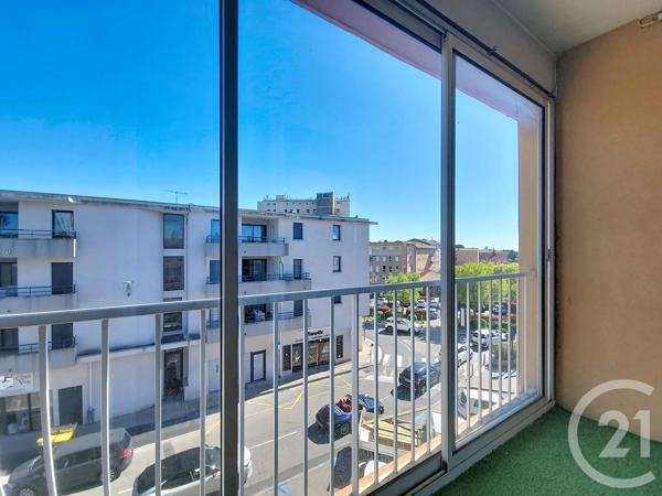 Appartement T4 à vendre  4 pièces - 90,96 m 2   VILLENEUVE LES AVIGNON  - 30