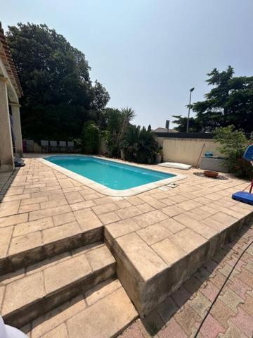 MAISON 4 CHAMBRES AVEC PISCINE