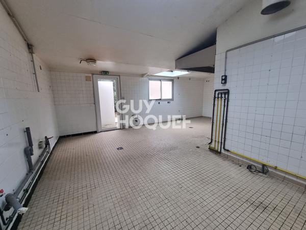 local / garage à vendre en plein centre de Questembert - Opportunité rare !