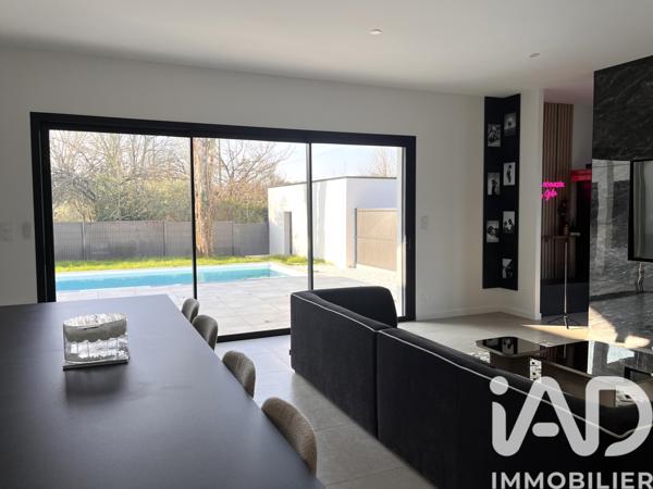 Maison à vendre 7 pièces 170 m² Saint-Barthélemy-d'Anjou