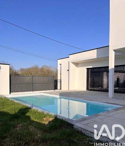 Maison à vendre 7 pièces 170 m² Saint-Barthélemy-d'Anjou