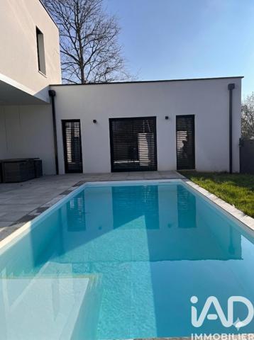 Maison à vendre 7 pièces 170 m² Saint-Barthélemy-d'Anjou