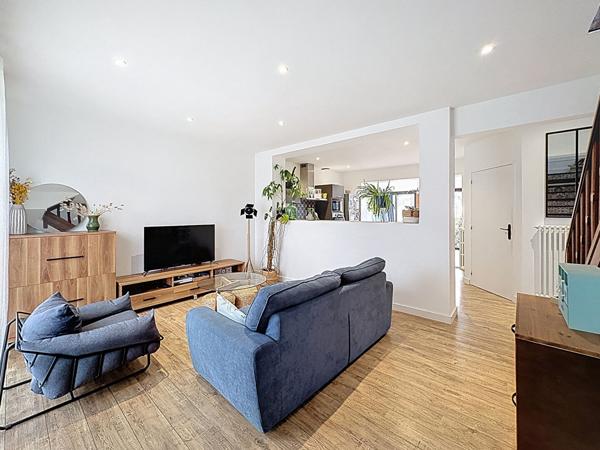 Maison rénovée de 116 m², 3 chambres avec vie de plain pied - Garage - Kervignac.