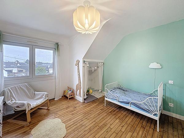 Maison rénovée de 116 m², 3 chambres avec vie de plain pied - Garage - Kervignac.