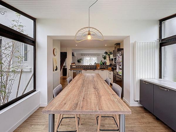 Maison rénovée de 116 m², 3 chambres avec vie de plain pied - Garage - Kervignac.