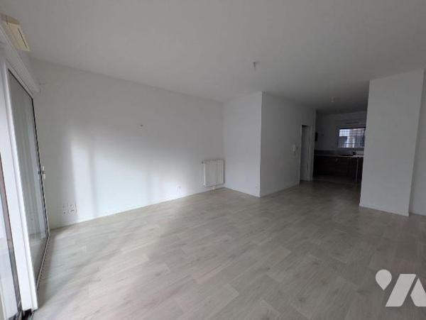 Hennebont, centre ville, proche toutes commodités, appartement en rez-de-chaussée, au sein d'un...