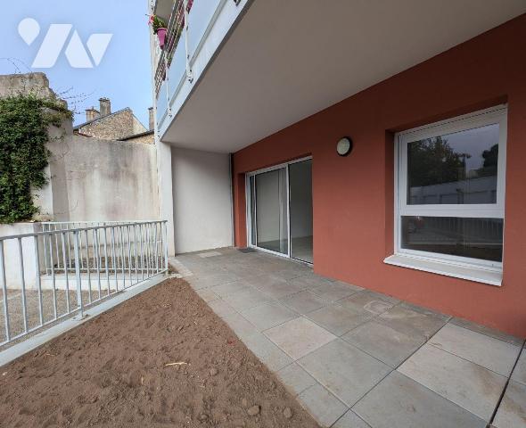 Hennebont, centre ville, proche toutes commodités, appartement en rez-de-chaussée, au sein d'un...