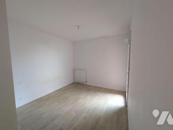 Hennebont, centre ville, proche toutes commodités, appartement en rez-de-chaussée, au sein d'un...