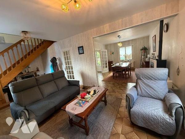 A VENDRE, PLESTIN LES GREVES

Découvrez cette jolie maison en très bon état sur un beau terra...