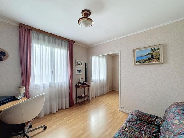 Maison familiale au calme : espace, lumière et confort dans une impasse préservée