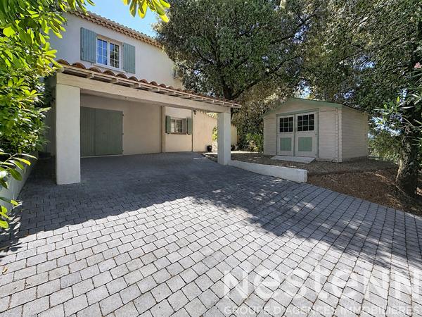 A VENDRE TARADEAU Villa avec piscine sur 1 450 m² de terrain, PROCHE VILLAGE A PIED - 4 chambres, bureau, garage et carport