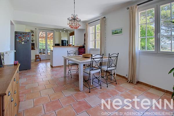 A VENDRE TARADEAU Villa avec piscine sur 1 450 m² de terrain, PROCHE VILLAGE A PIED - 4 chambres, bureau, garage et carport