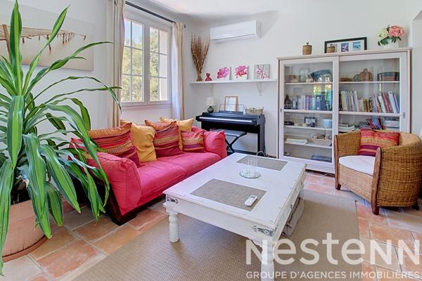 A VENDRE TARADEAU Villa avec piscine sur 1 450 m² de terrain, PROCHE VILLAGE A PIED - 4 chambres, bureau, garage et carport