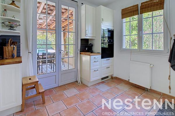 A VENDRE TARADEAU Villa avec piscine sur 1 450 m² de terrain, PROCHE VILLAGE A PIED - 4 chambres, bureau, garage et carport