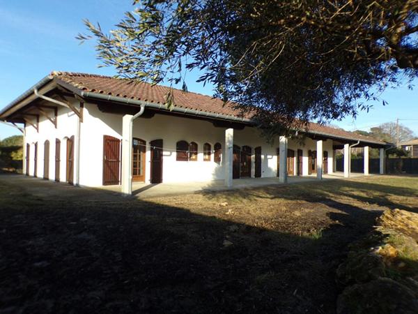 VILLA CONPTEMPORAINE AVEC CHARME SOUSTONS