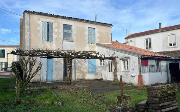 Maison à vendre    6 pièces •  Étaules