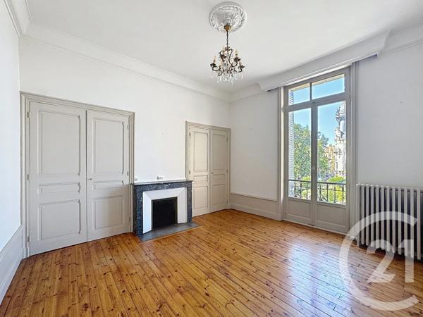 Appartement à vendre  6 pièces - 234,66 m 2   LE PUY EN VELAY  - 43