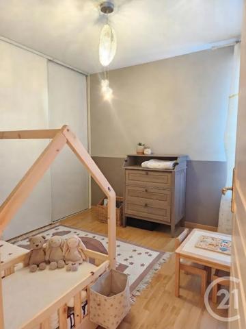 Appartement F3 à vendre  3 pièces - 68,28 m 2   VILLEURBANNE  - 69