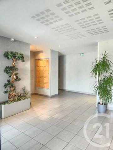 Appartement F3 à vendre  3 pièces - 68,28 m 2   VILLEURBANNE  - 69