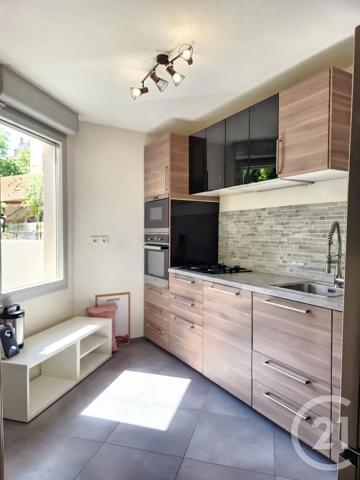 Appartement F3 à vendre  3 pièces - 68,28 m 2   VILLEURBANNE  - 69