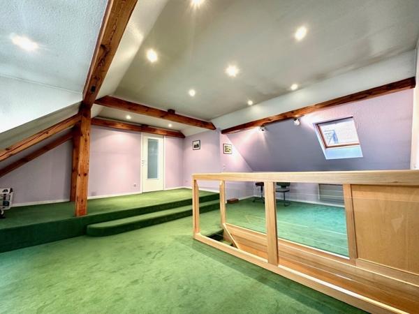 Maison 5 pièces 120m², 2 garages, Centre Ville