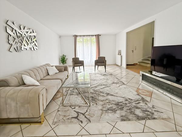 A vendre à Vauréal belle et grande maison familiale de 7 pièces sur terrain de 455 m2