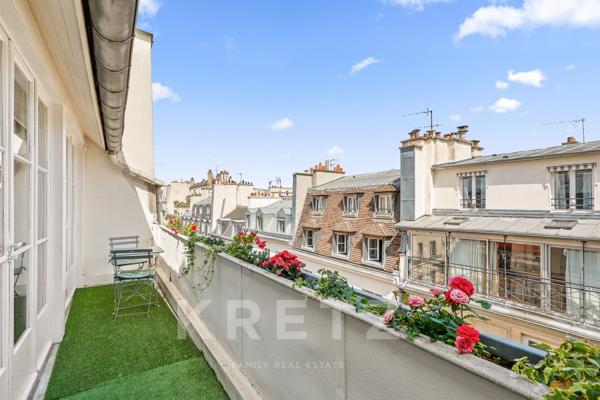 Appartement duplex en dernier étage avec blacon et terrasse sur l'Ile Saint Louis