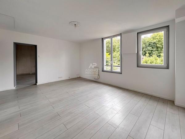 Appartement Poissy 2 pièce(s) 50.70 m2 Loyer 855 €/mois charges comprises **  - Référence  9256