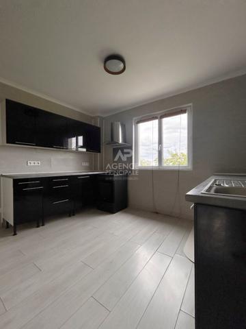 Appartement Poissy 2 pièce(s) 50.70 m2 Loyer 855 €/mois charges comprises **  - Référence  9256